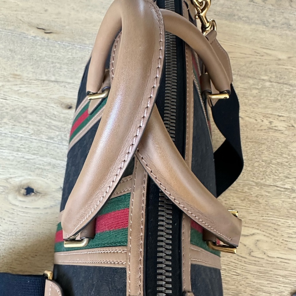 Gucci GG Logo Plaque Top Handle Bag.  Like new.  Authentic from Gucci - Picture 3 of 13